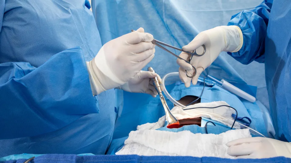 Surgical Technology - What Does a Surgical Technologist Do?